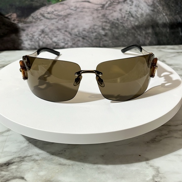 GUCCI BAMBOO SUNGLASSES WITH THE CASE. IN EXCELLENT USED CONDITION. - Picture 1 of 16